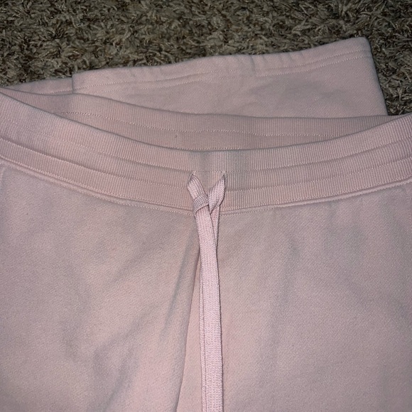 Amazon Essentials Light Pink Capris - Picture 3 of 4